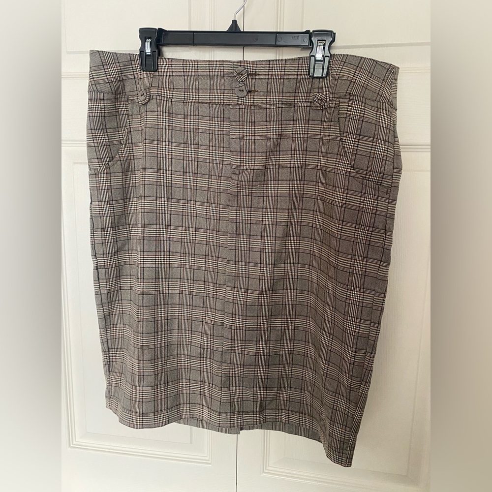 Plaid pencil skirt
